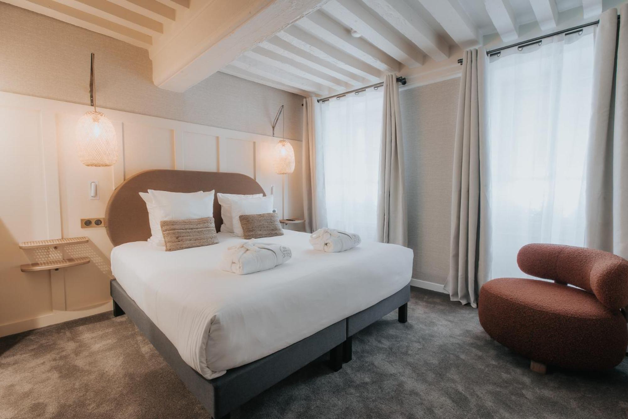 Deluxe Room,1604067989:JPEG